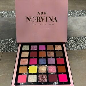 ANASTASIA BEVERLY HILLS NORVINA PALETTE VOL 4